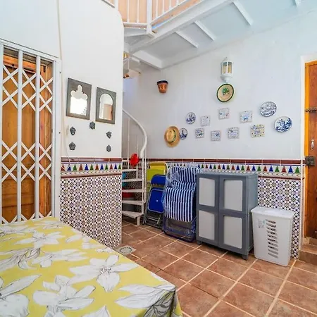 Quaint Vintage House Near The In *
