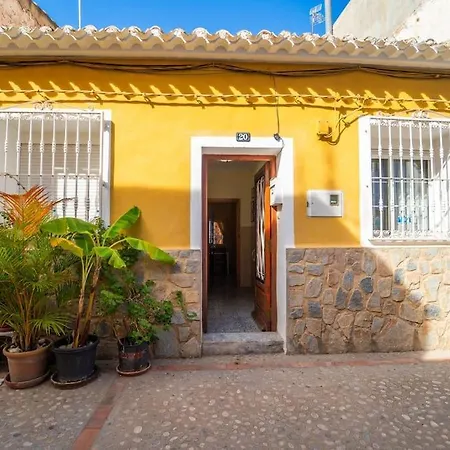 Quaint Vintage House Near The In Apartment