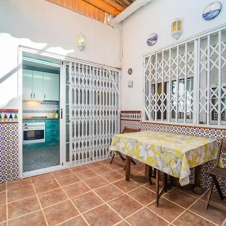 Quaint Vintage House Near The In Apartment